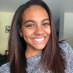 Meet your Posher, Maya